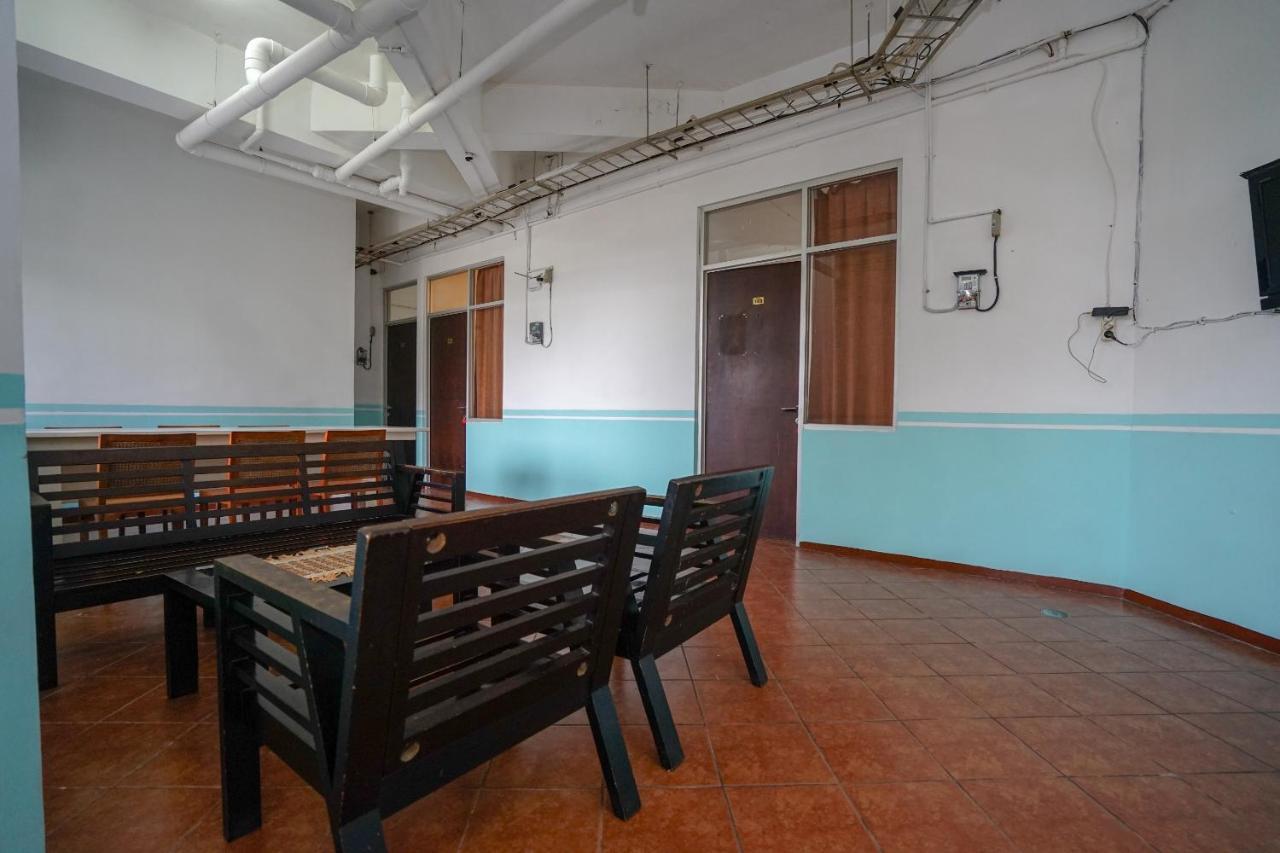 Super Oyo 1844 Bravo Residence Pangkal Pinang Esterno foto