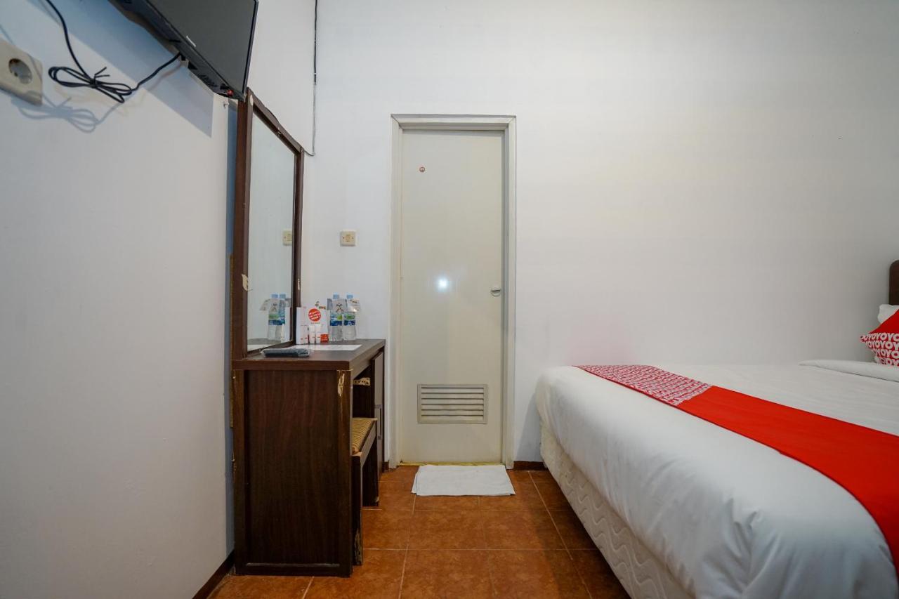 Super Oyo 1844 Bravo Residence Pangkal Pinang Esterno foto